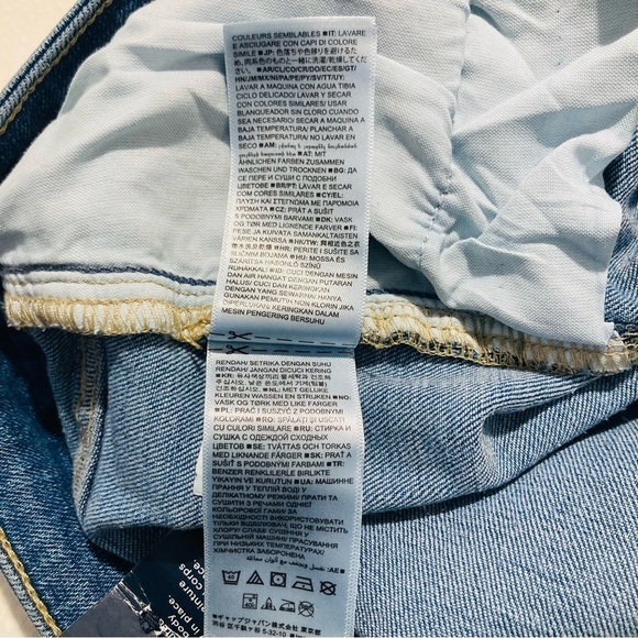 GAP Sz 12 x 31 Classic Straight Fit Denim Jeans. NEW WITH TAG - Picture 11 of 13